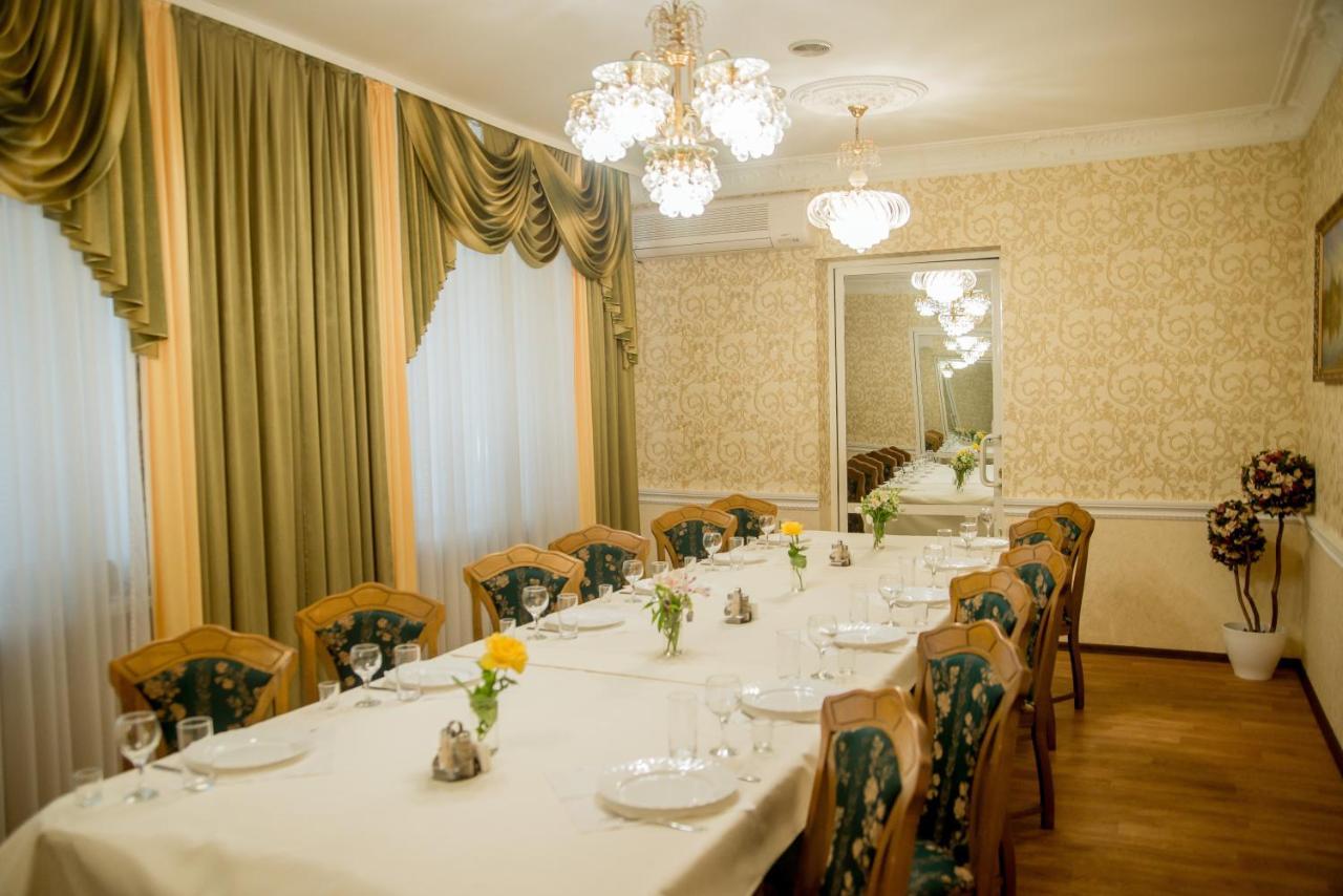 Dniprovski Zori クレメンチューク エクステリア 写真